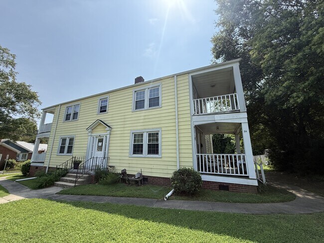 Foto del edificio - 56 Hillcrest Ave SE