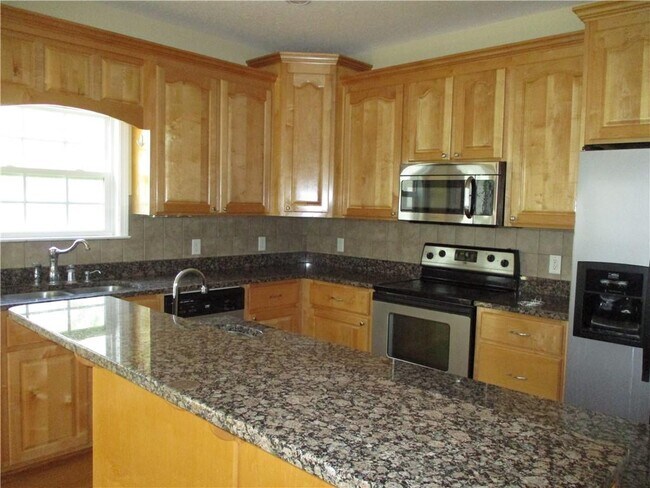 Building Photo - 105 Teak Trail