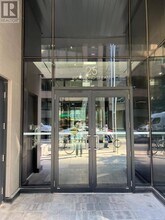 Building Photo - 25 Richmond St E