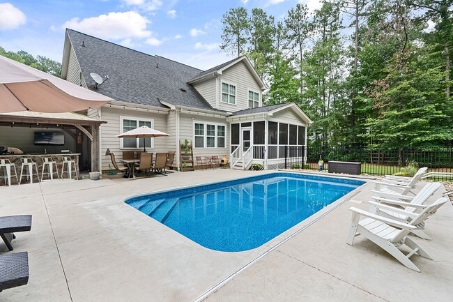 Foto del edificio - Splendid 4-bedroom, 3-bathroom Harrison Pond home in Pittsboro-- SWIMMING POOL!