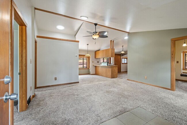 Building Photo - 2 bed 1 bath Cabin in Woodland Park