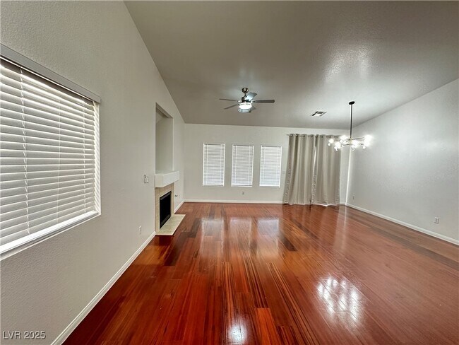 Foto del edificio - 6428 Sundown Heights Ave