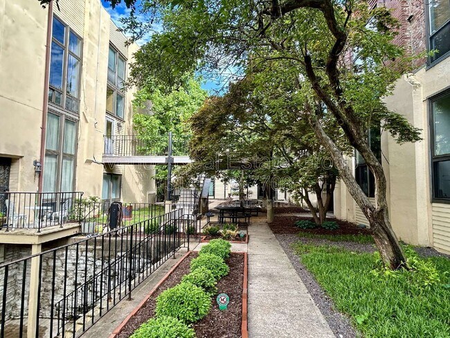 Foto del edificio - 1523 S 10th St