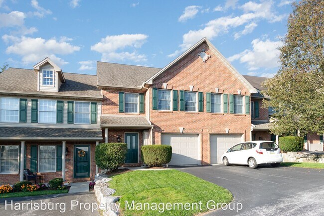 Building Photo - 2 br, 2.5 bath House - 2102 Brigade Rd
