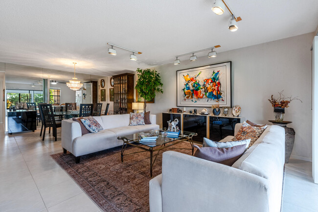 Foto del edificio - 6392 Aspen Glen Cir