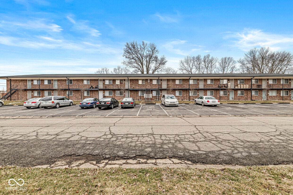 Primary Photo - 10301 Medallion Dr