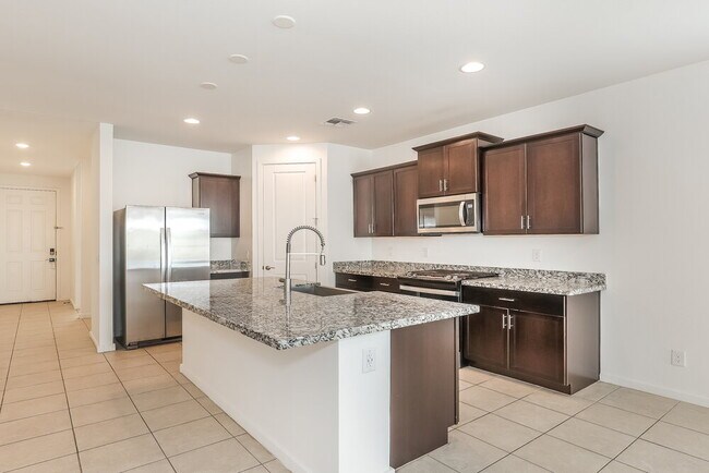 Building Photo - 11014 W Luxton Ln