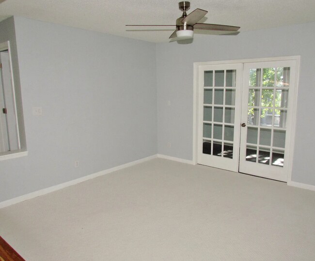 Foto del edificio - 720 Bishops Park Dr