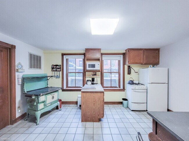 Building Photo - 1 br, 1 bath House - 2107 N Clifton Ave