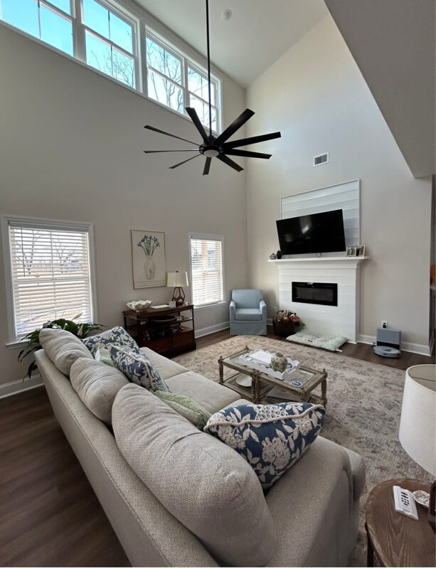 Building Photo - 957 High Bluff Cir