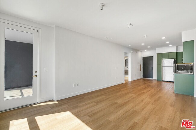 Foto del edificio - 10601 Washington Blvd