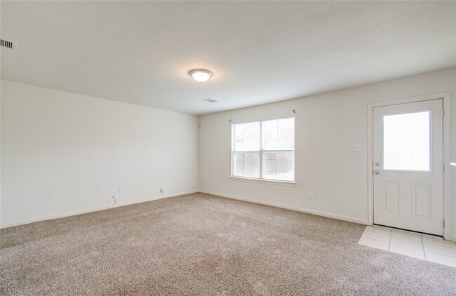 Foto del edificio - 8218 Hall View Dr
