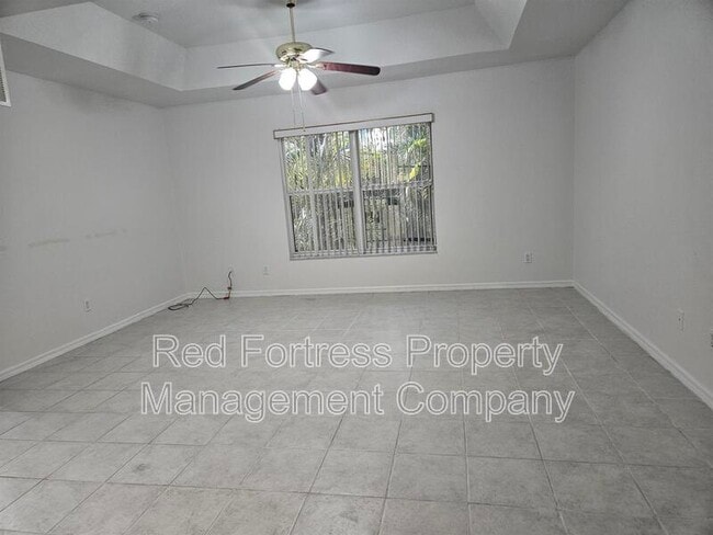 Building Photo - 1916 Santa Barbara Blvd