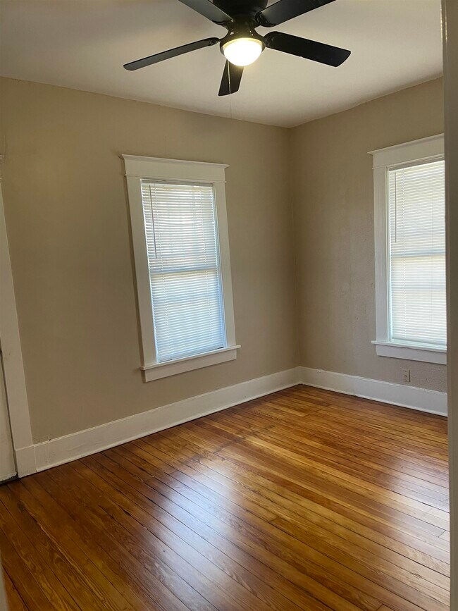 Foto del edificio - 2526 Yale Ave