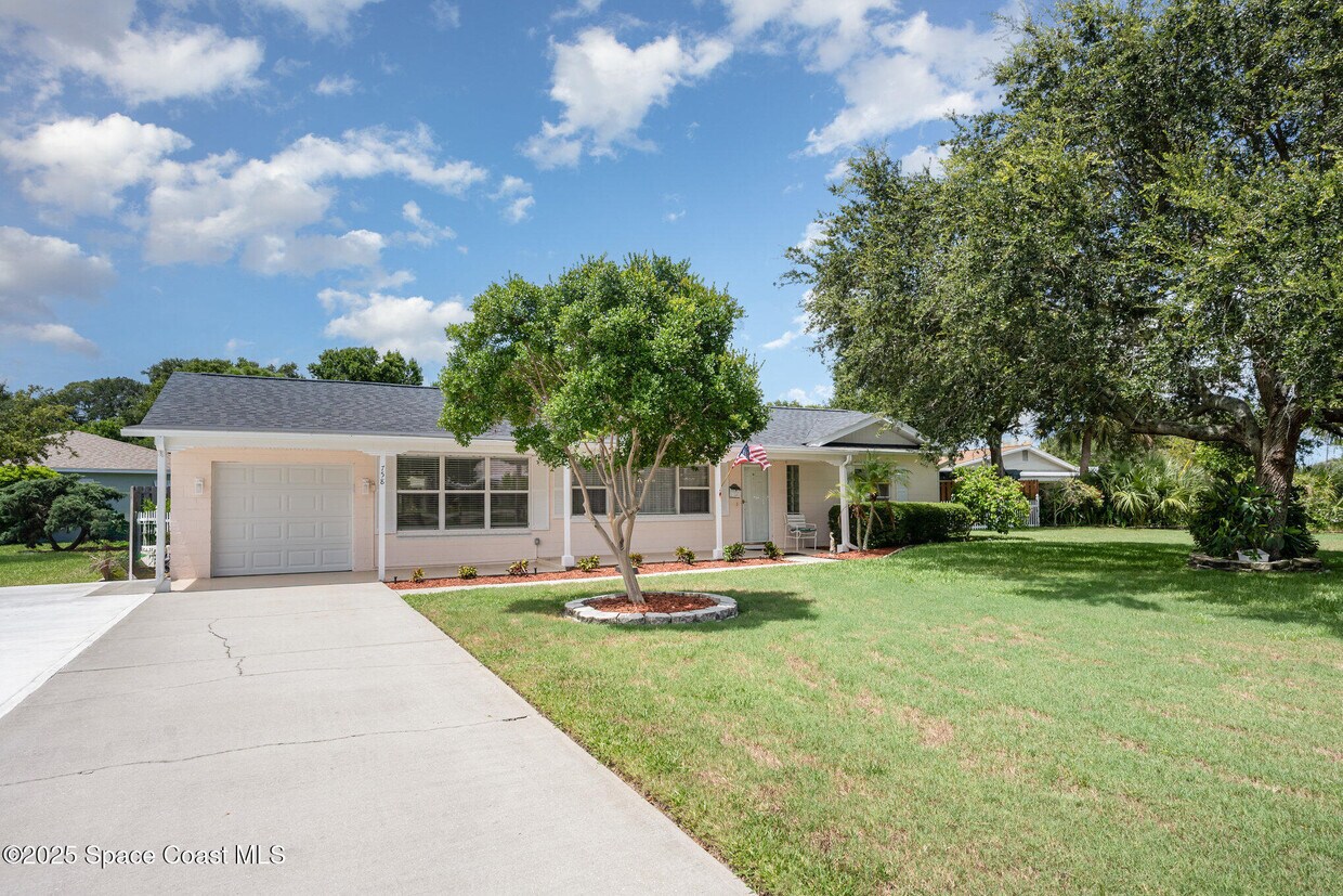 Primary Photo - 758 Banyan Dr