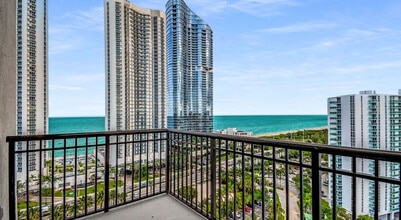 Building Photo - Marina del Viento