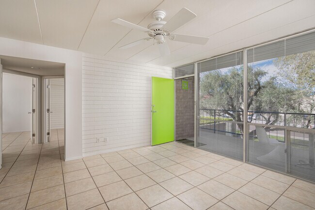 Foto del edificio - 7601 E 2nd St