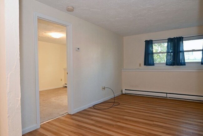 Foto del edificio - 12 Sunnyside Ave