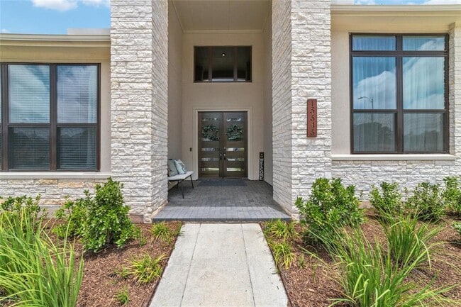 Building Photo - 15646 Audubon Pk Dr