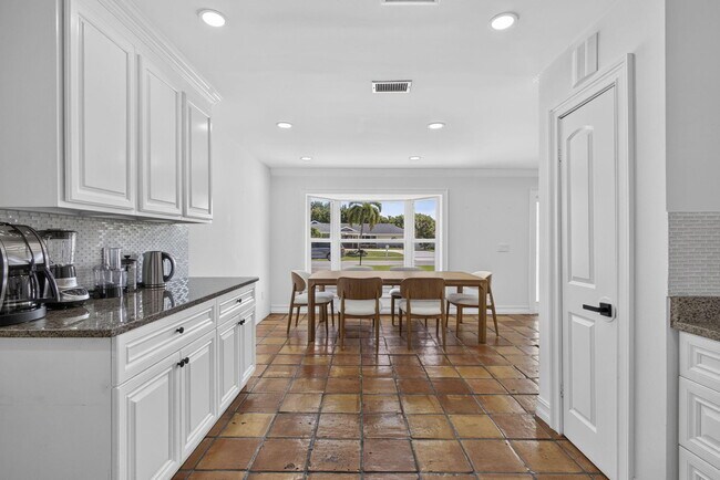 Foto del edificio - 11760 Inverness Cir