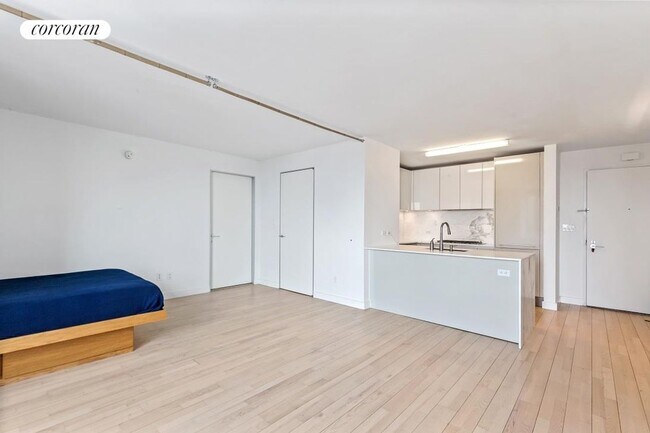 Foto del edificio - 322 W 57th St