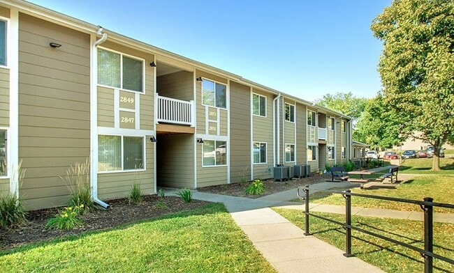 Building Photo - 3025 Kansas Dr