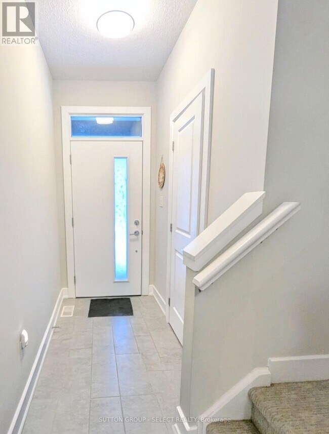 Building Photo - 601 Lions Park Dr