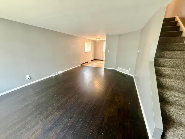 Foto del edificio - 4944 Fairway Ct