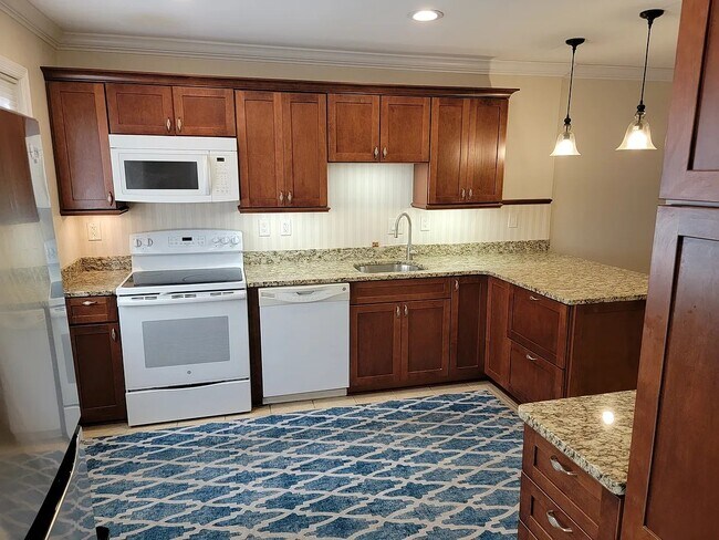 Building Photo - 1094 Cedar Ridge Ct