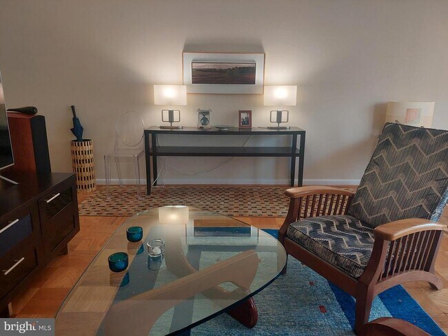 Foto del edificio - 10208 ROCKVILLE Pike