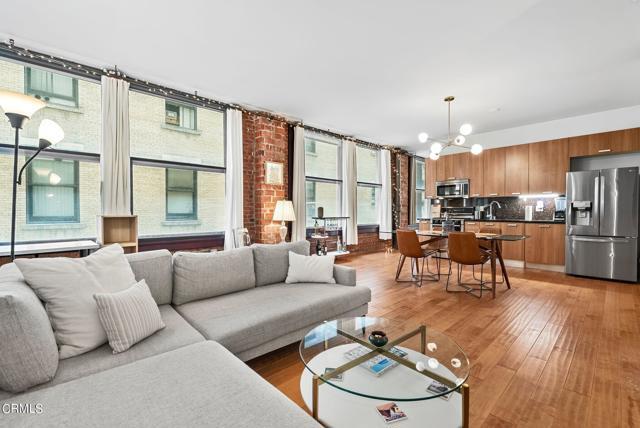 Foto principal - 460 S Spring St