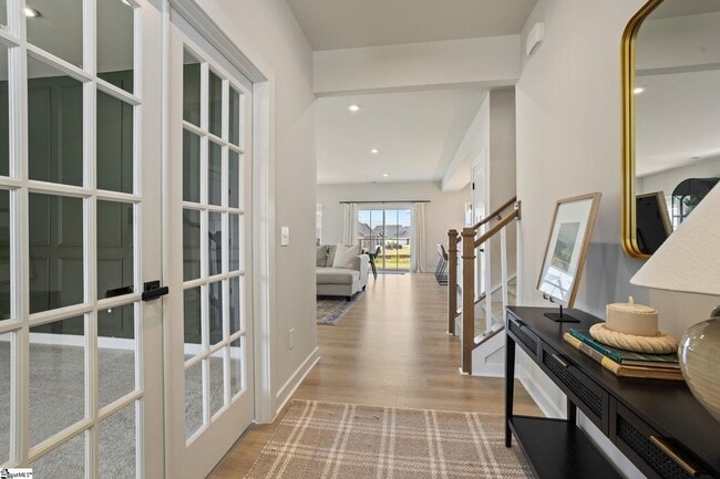 Building Photo - 680 Lady Fern Dr