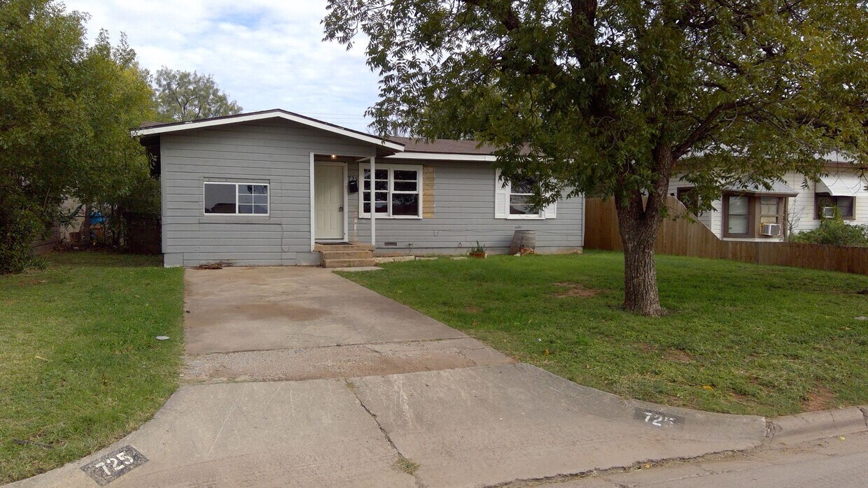Primary Photo - 3 Bedroom/ 1 Bath - for lease - Available ...
