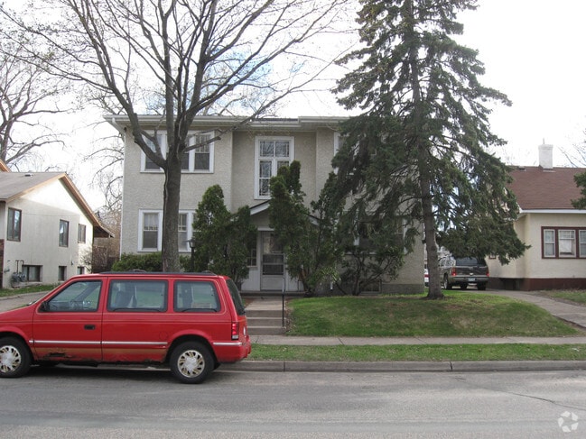 Building Photo - 404 8th St SE