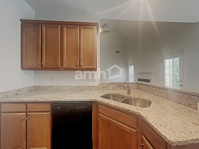 Foto del edificio - 4410 Split Creek Dr