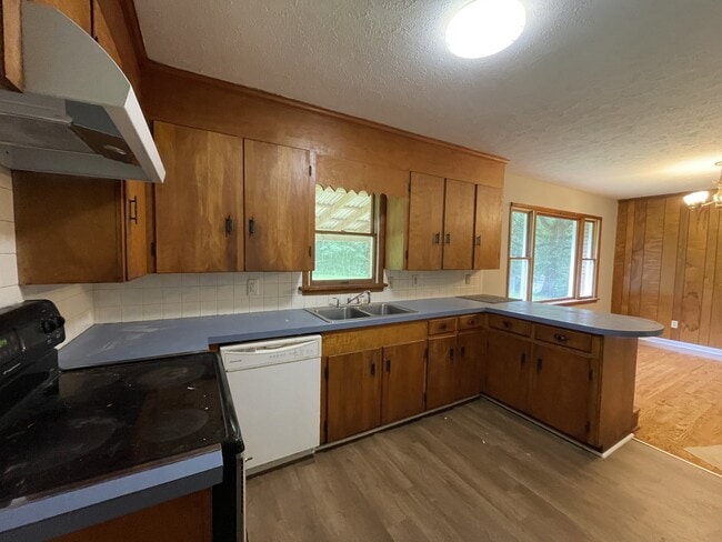 Building Photo - 156 Hilldale Ln