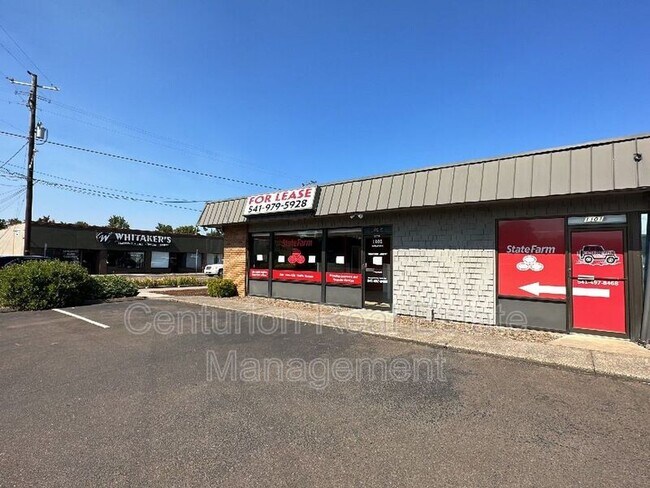 Building Photo - 1101 Santiam Hwy SE