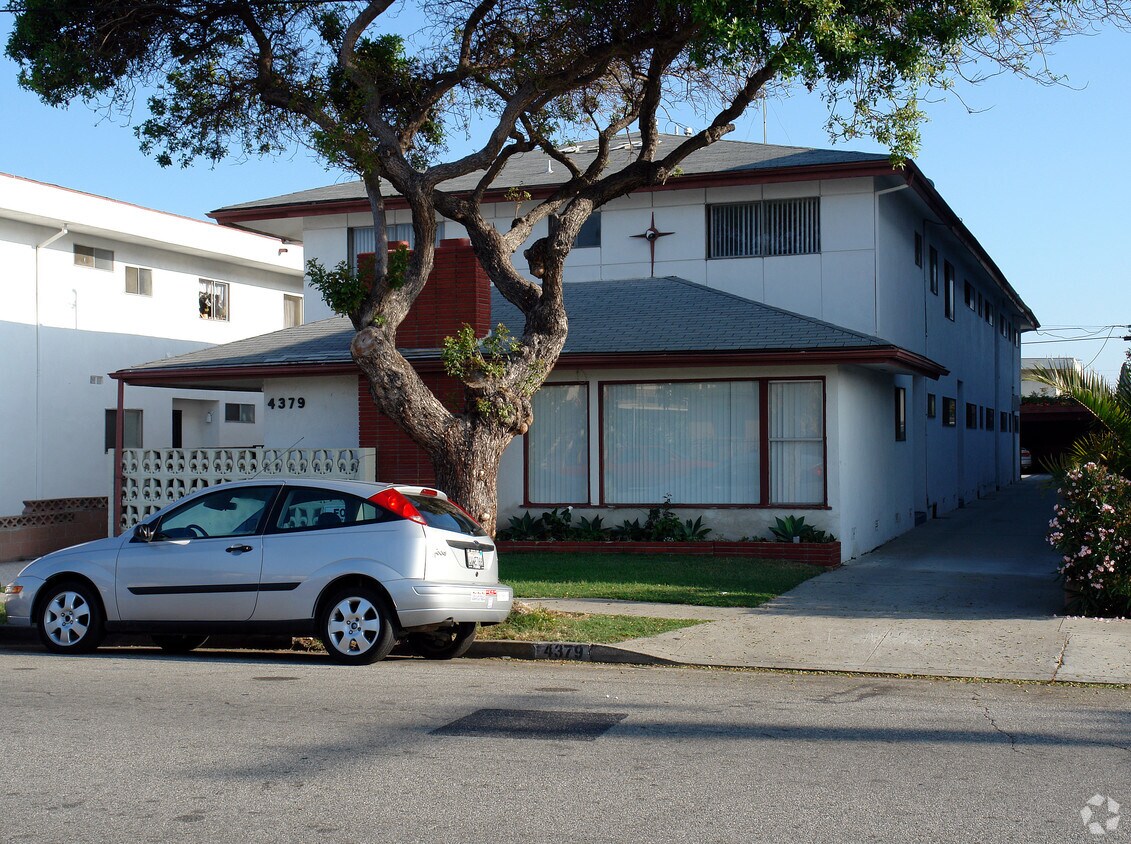 Building Photo - 4379 W 135th St