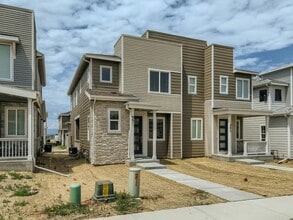Building Photo - 9671 Truckee St