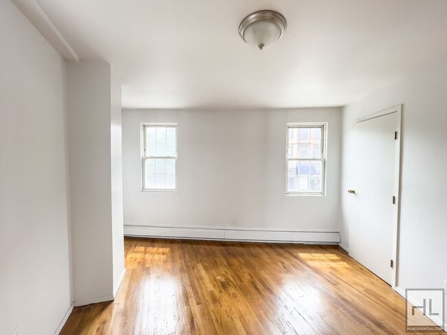 Building Photo - CLINTON HILL / Spacious 2-Bed 1-Bath / Con...