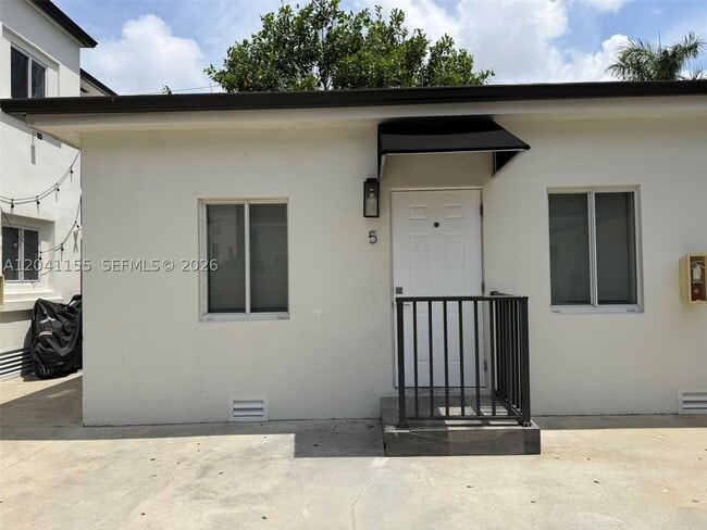 Building Photo - 111 SW 11th St