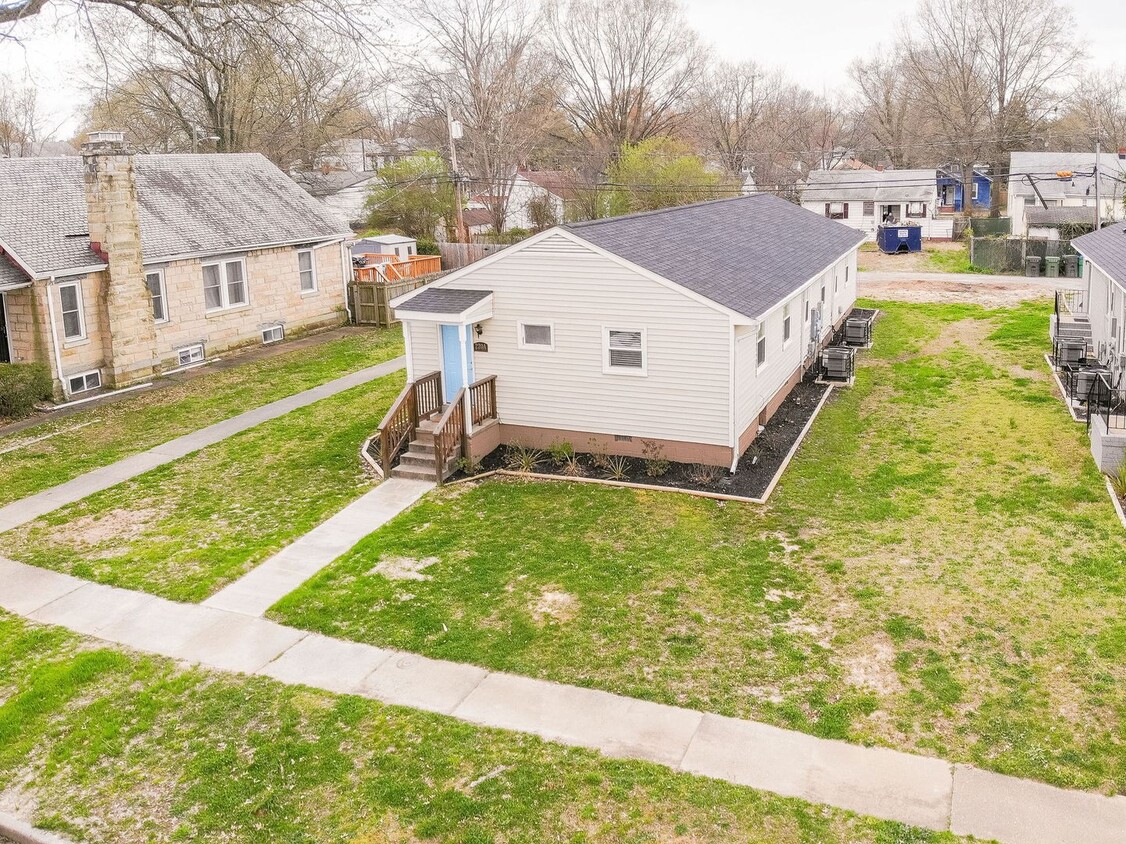 Photo - 220 W 31st St, Unit A