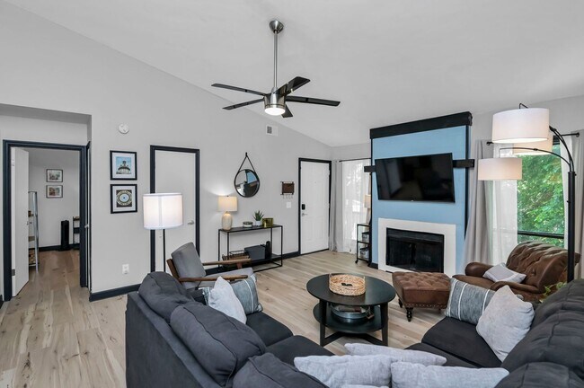 Foto del edificio - Updated 2BR/2BA Gem Minutes from Downtown Columbia!