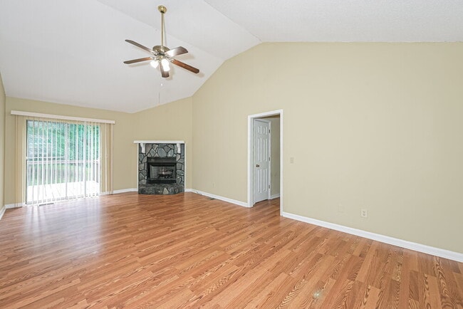 Foto del edificio - 1610 Summit Ridge