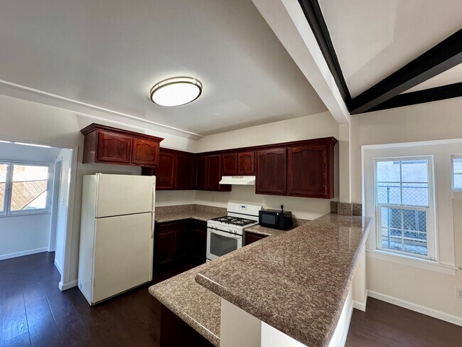 Foto del edificio - Centrally Located Minutes away from Downtown, Silver Lake, and Eagle Rock