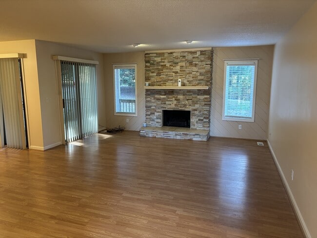 Photo - 176 Kinloch Ct Townhome