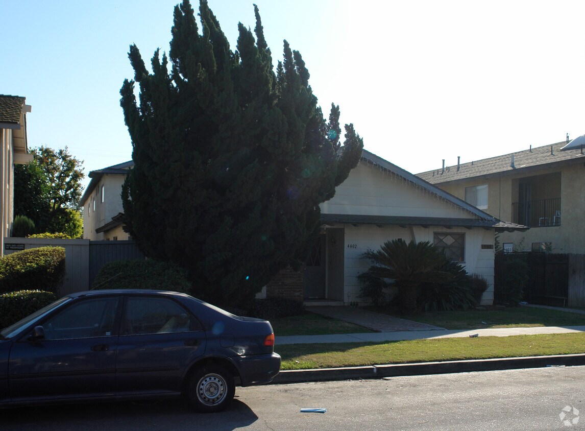 Foto del edificio - 4402 Green Ave