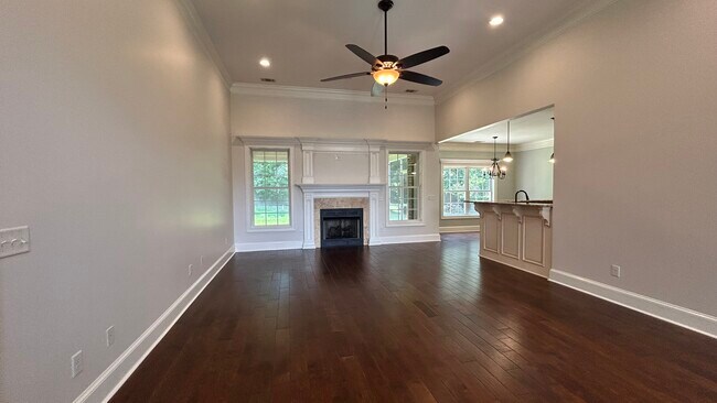 Building Photo - 389 Chastain Cir