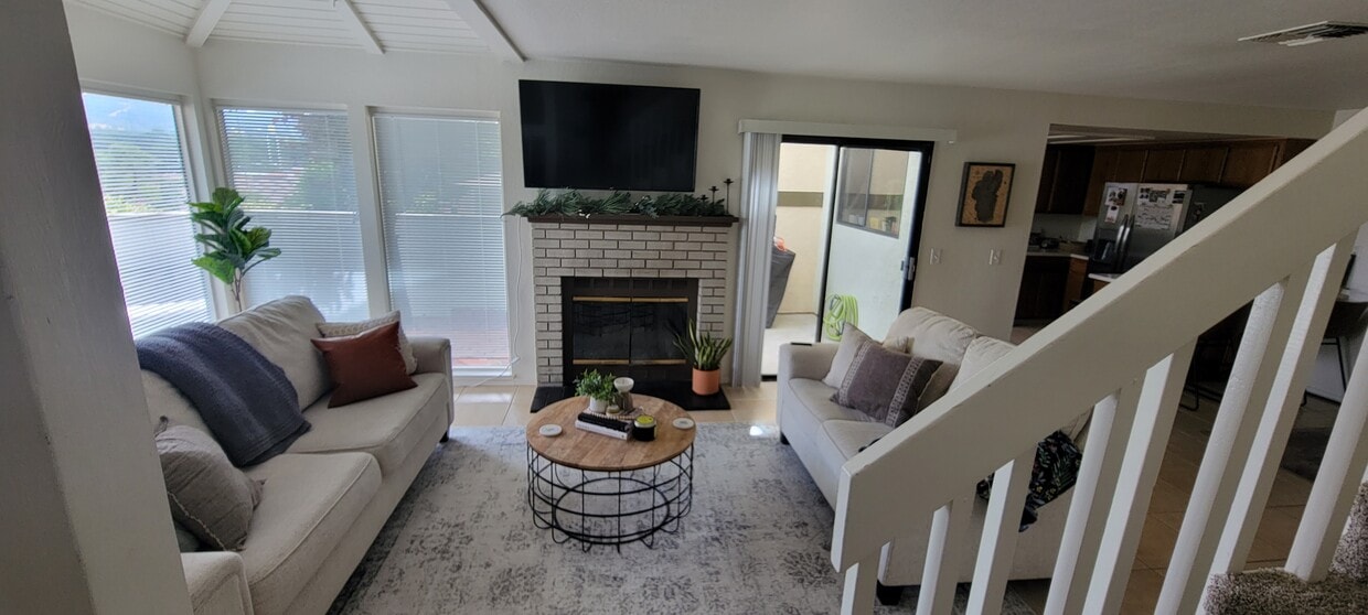 Primary Photo - 9650 Las Lomas Ave