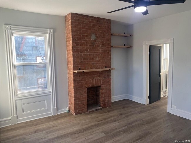 Building Photo - 144 N Broadway